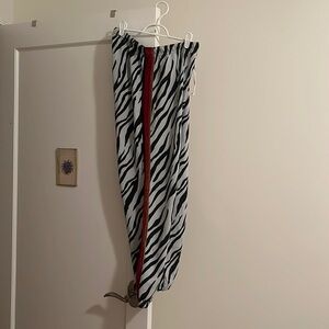 ***EXCELLENT CONDITION*** VELVET AVIATOR NATION ZEBRA PRINT STRIPE SWEATPANTS